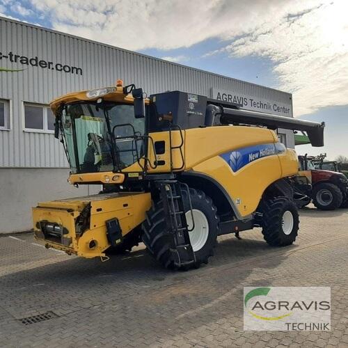 New Holland Cr 9060 Elevation Year of Build 2009 Calbe / Saale