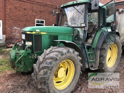 Traktor John Deere - 6910