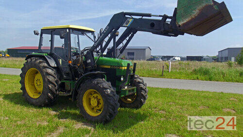 John Deere 2650 Chargeur frontal A 4 roues motrices
