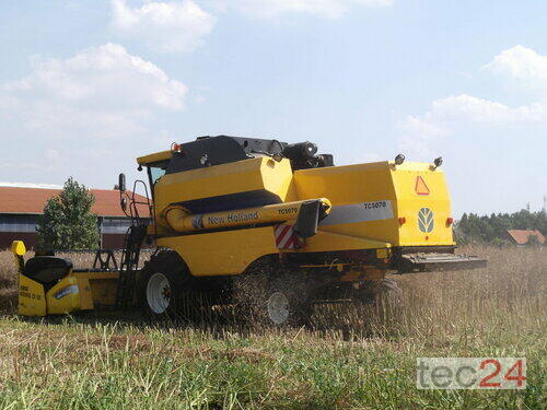 Combine Harvester New Holland - TC5070