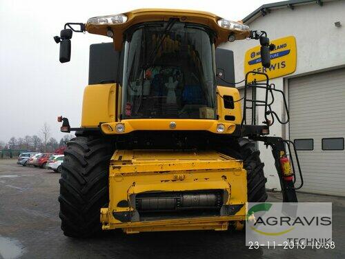 Combine Harvester New Holland - CR9090