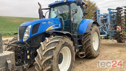 New Holland T 7050 Année de construction 2011 A 4 roues motrices