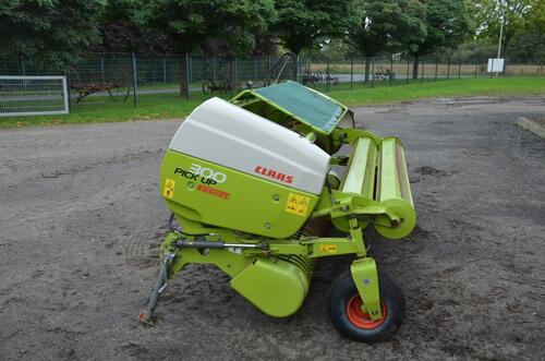 Claas PICK UP 300 PRO T