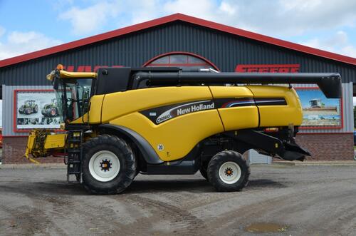 New Holland CX 860 anno di costruzione 2004 Suhlendorf