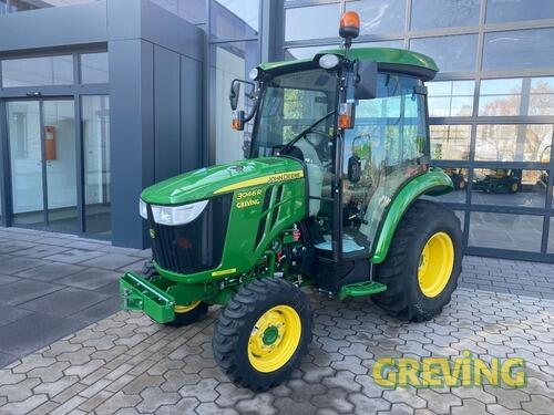 John Deere 3046R