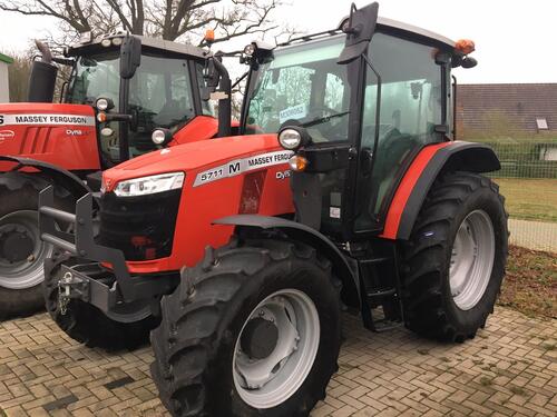 Massey Ferguson 5711 M Dyna-4 4wd Essent Rok produkcji 2021 Hillerse