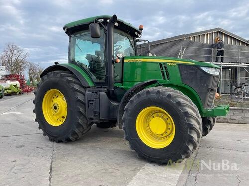 John Deere 7230R Anul fabricaţiei 2012 Prenzlau