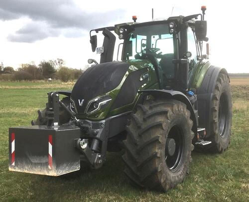Valtra Q305 Year of Build 2023 Woldegk