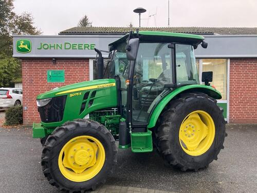 Traktor John Deere - 5075E
