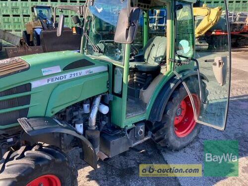 Fendt 211 V Vario Profi Año de fabricación 2010 Erbach