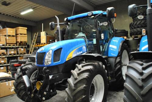 Traktor New Holland - T6050