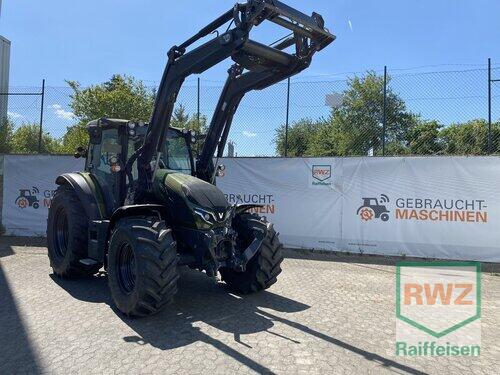 Valtra G135 V Schlepper