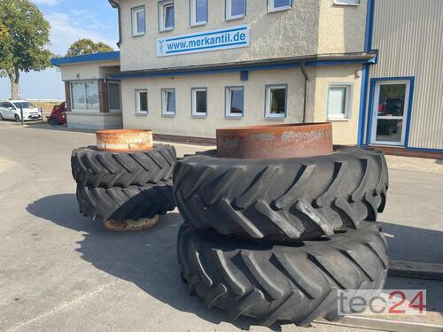 Zwillingsbereifung 20.8r42 & 16.90r30 Pragsdorf