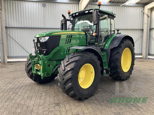 John Deere 6215R