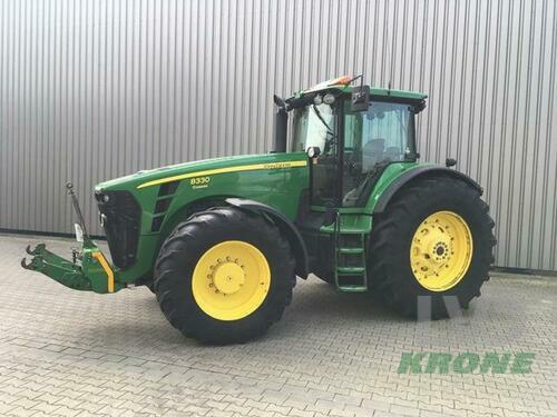 Traktor John Deere - 8330