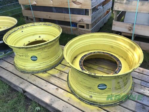 John Deere 18x34