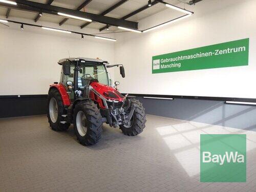 Massey Ferguson 5s.145 Dyna-6 Exclusive anno di costruzione 2022 4 Trazione Ruote